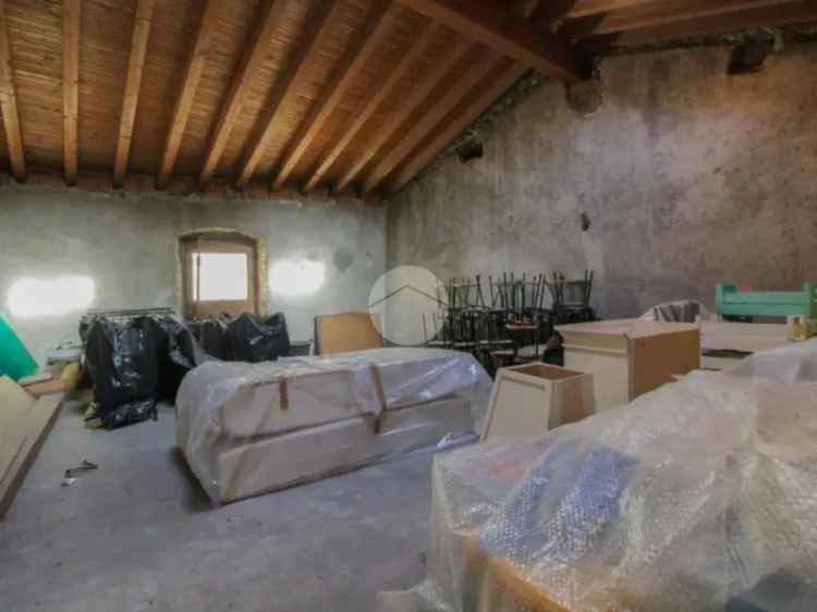 Rustico in Vendita Lonato del Garda Corso Garibaldi