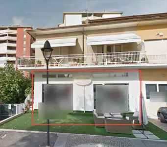 Negozio 86 mq Riccione Corso Fratelli Cervi Vendita