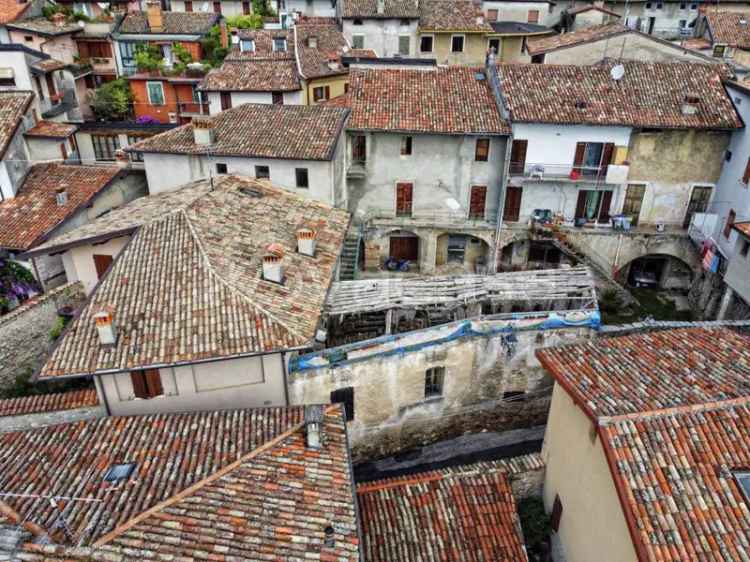Rustico 150 mq Toscolano Maderno Centro Storico