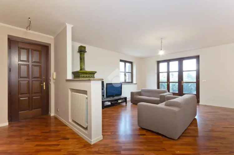 Villa a Baldissero Torinese con Giardino e Vista Panoramica