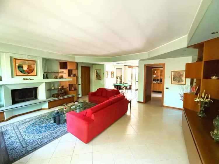 Villa Singola 5 Locali Carnate Giardino Taverna Box Doppio
