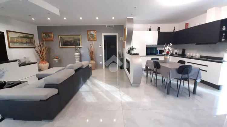 Villa Singola Senago Nuova Costruzione Giardino 3 Camere Box Triplo