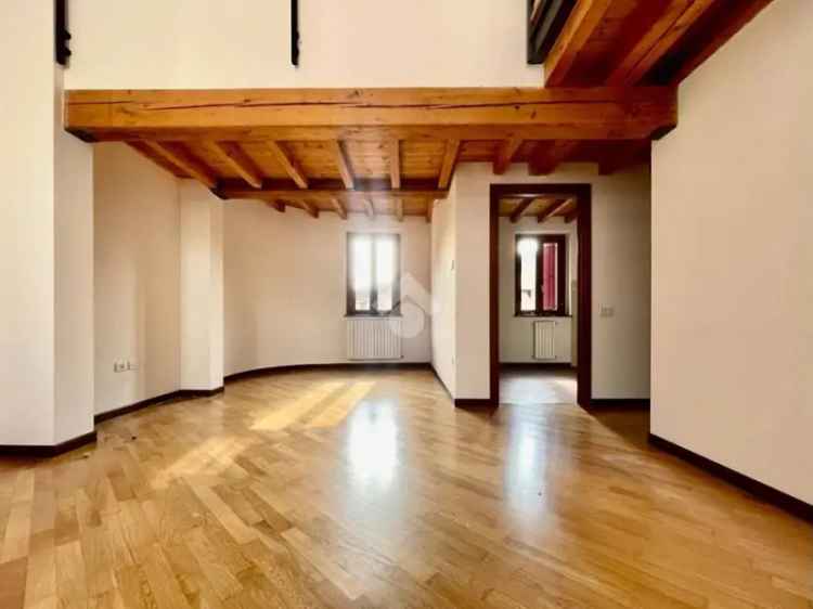 Attico con Terrazza a Sarezzo