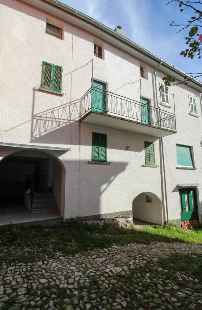 Casa indipendente 9 locali Alta Valle Intelvi