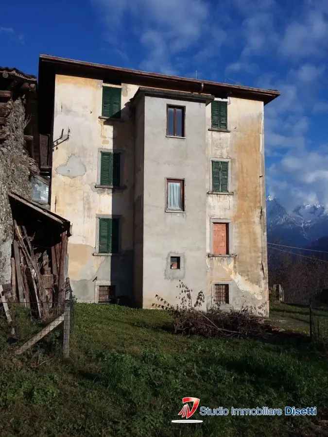 Villa indipendente a Corteno Golgi con giardino