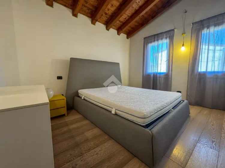 Casa indipendente a Manerbio - 2 camere - Box auto - Corte
