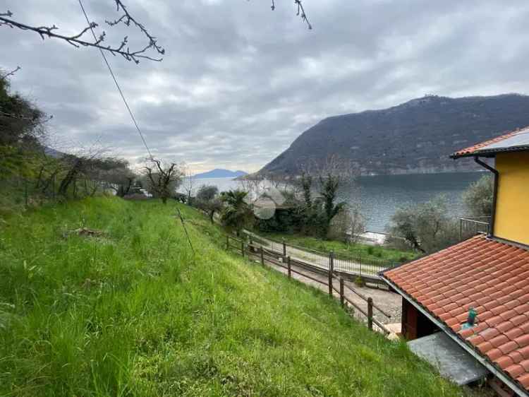 Casa singola vista lago ristrutturata con possibilità di ampliamento