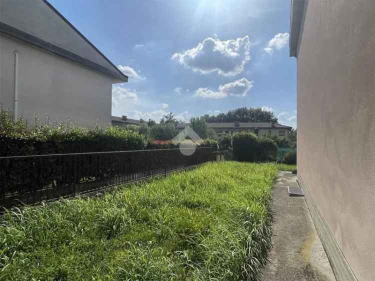 Villa a Schiera Cellatica 3 Camere Giardino 300mq
