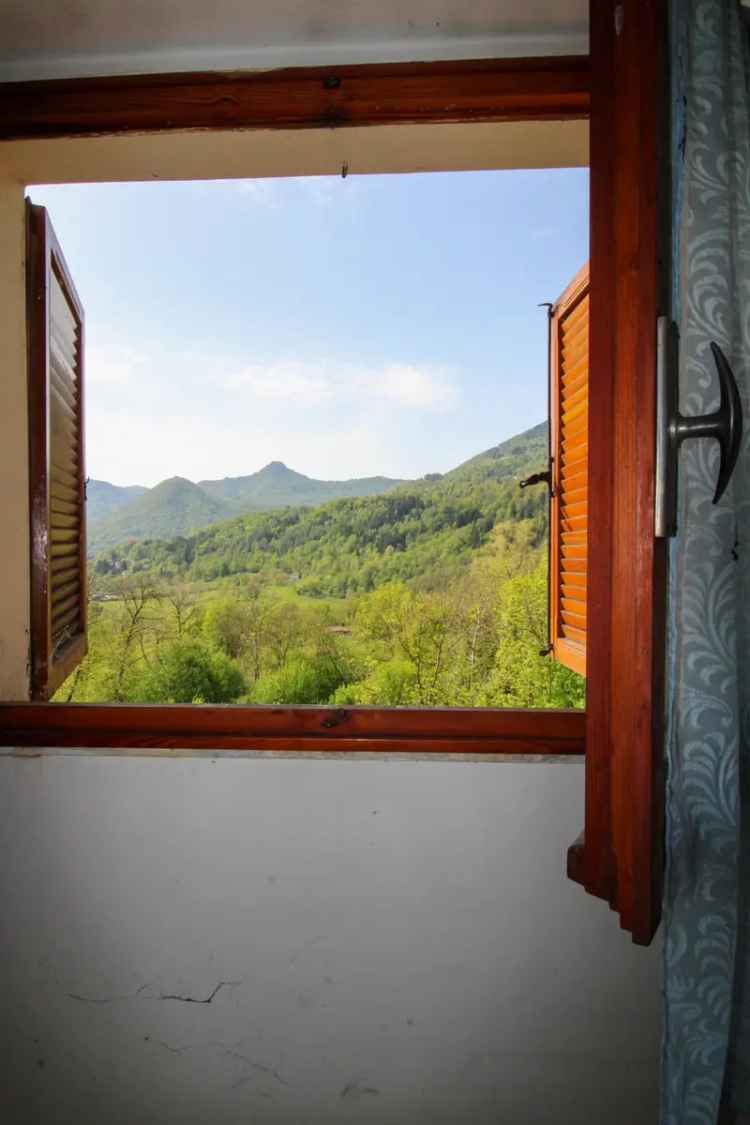 Trilocale Centro Valle Intelvi da Ristrutturare
