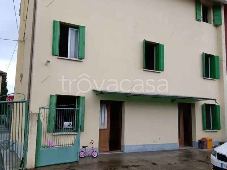 Casale in Vendita a Pocenia - Casa tipica Friulana con Giardino