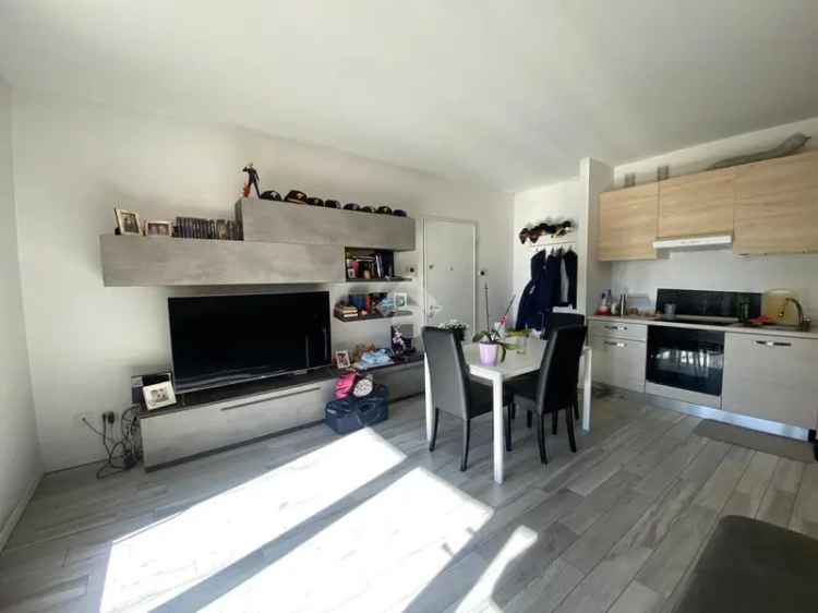 Trilocale in Vendita a Collechio con Giardino Privato