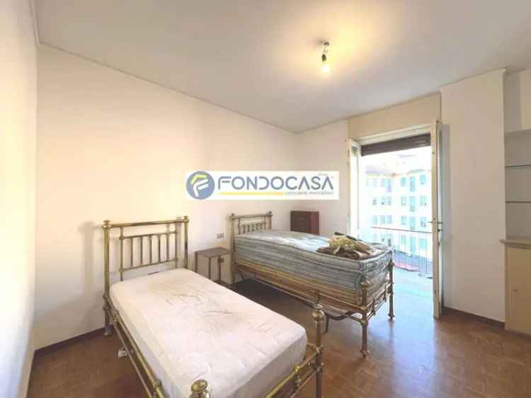 Appartamento Brescia Piazza Cesare Battisti vicino al Castello