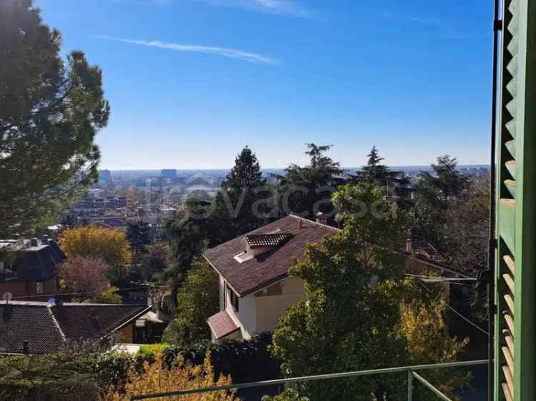 Villa in Vendita Brescia - 270 mq con Giardino 650 mq