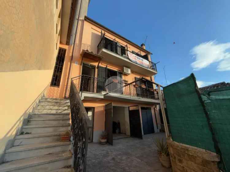 Quadrilocale in vendita a Magliano Sabina